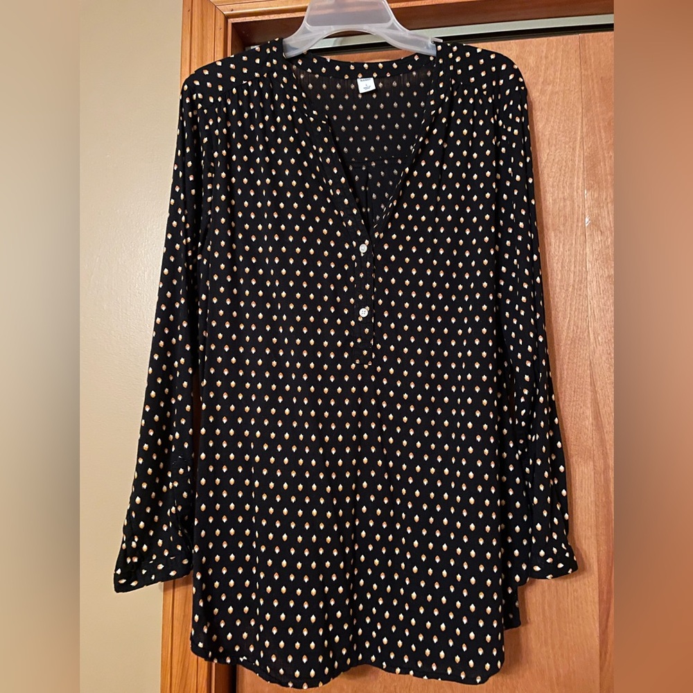 EUC Old Navy Black and Gold Women's Popover Blouse, Size Large